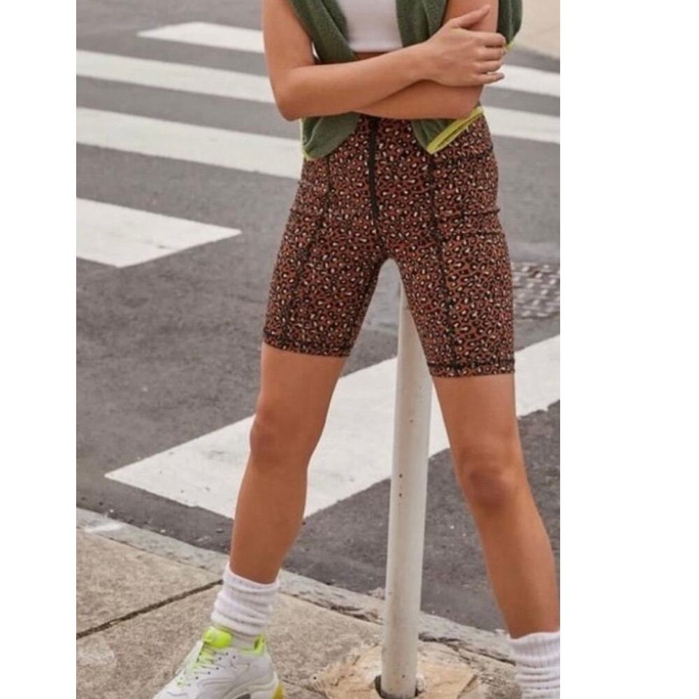 Free People NWOT Lucky Strike Animal Print Soft Stretch Zipper Bike Short Small